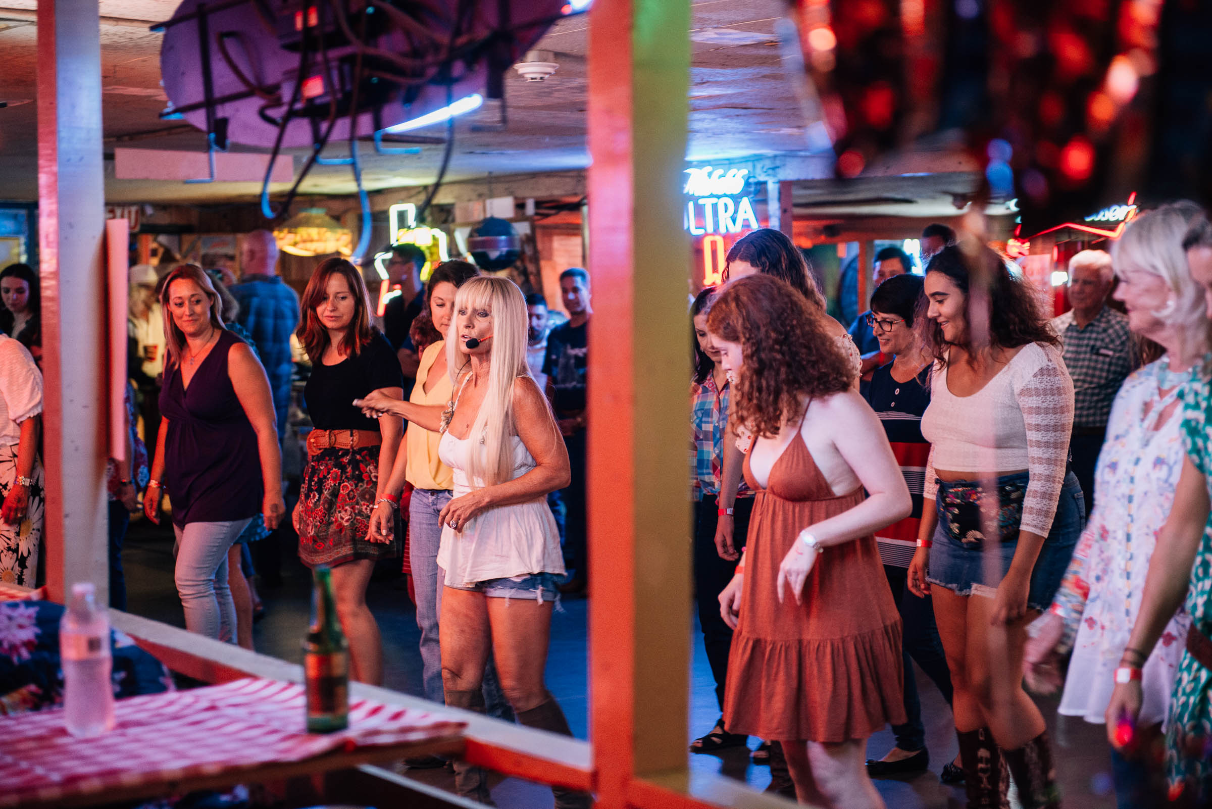 Line-dancing-class-at-The-Broken-Spoke-honky-tonk-bar