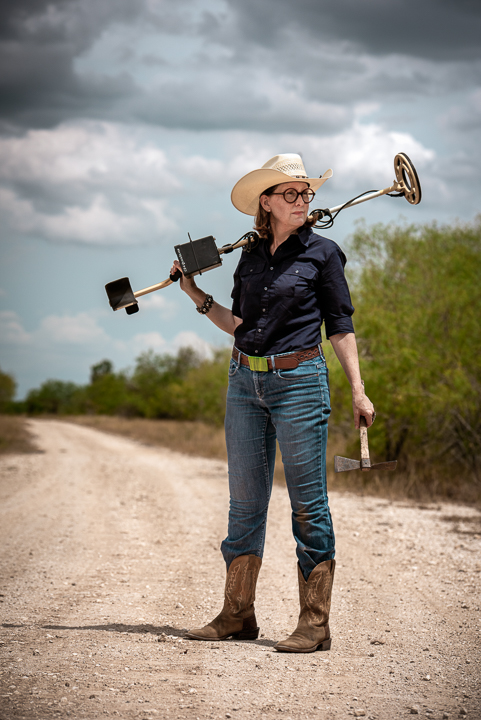 Antique hunting w metal detector, MCallen TX