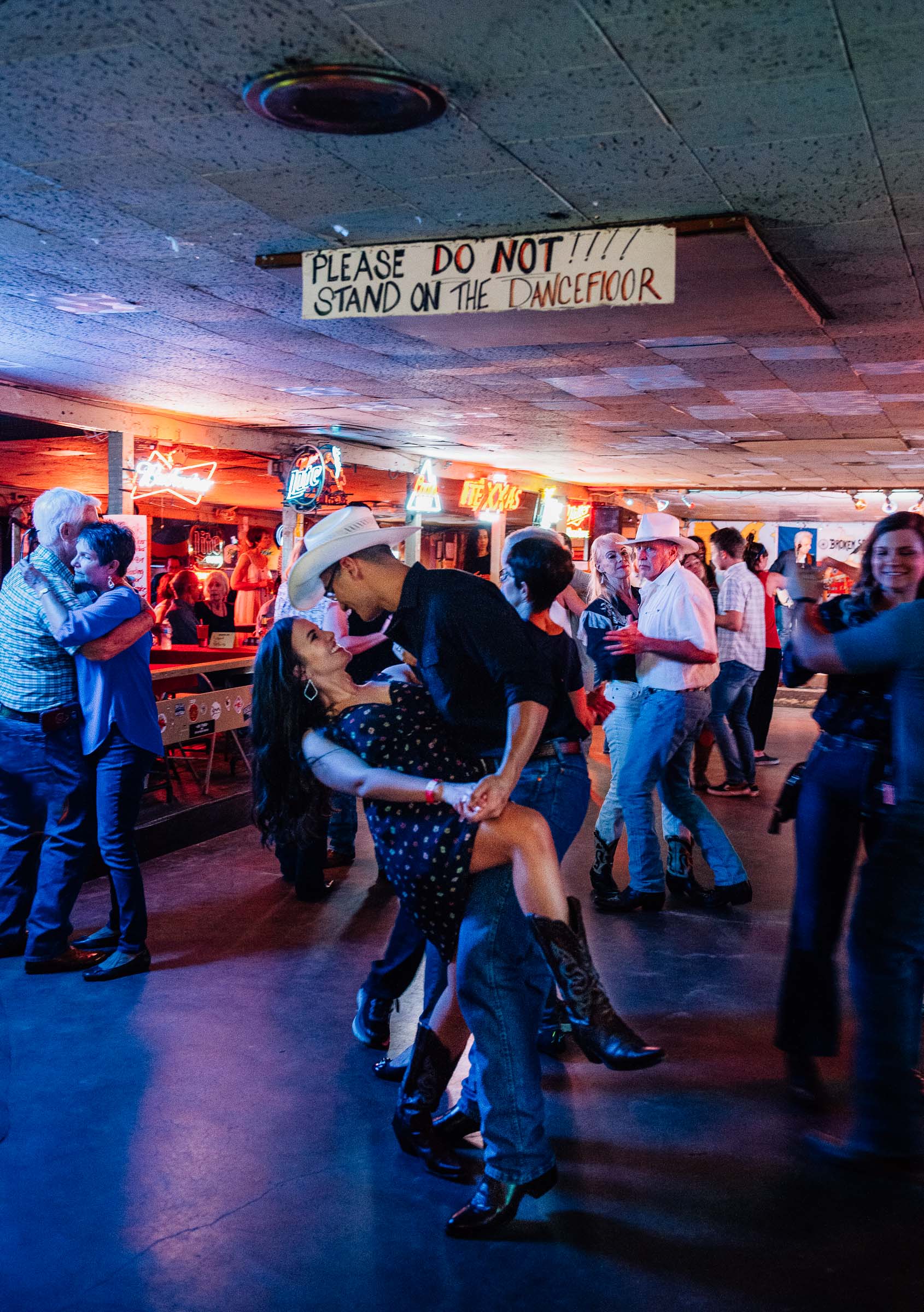 Couple -Line-Dancing-Broken-Spoke-Austin-TX